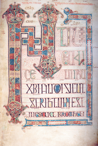 Enluminures sur parchemin, Incipit des Évangiles de Lindisfarne, f.27r, VIIIe s., British Library