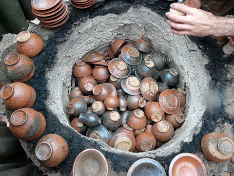Expérimentations de cuissons au musée de Saint-Romain-en-Gal, © A. Desbat, ArAr