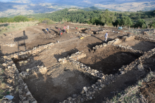 Illustration : Serra del Cedro, la maison Alpha en cours de fouille. © Olivier de Cazanove.